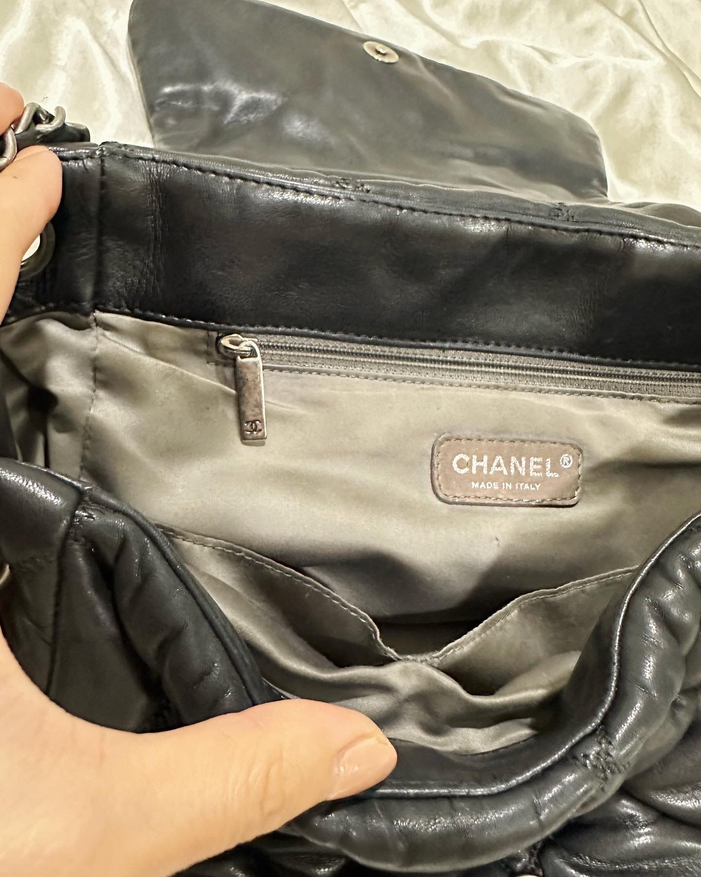 Chanel vintage puffer bag 肩背皮革泡泡包🖤 - STAY PURE