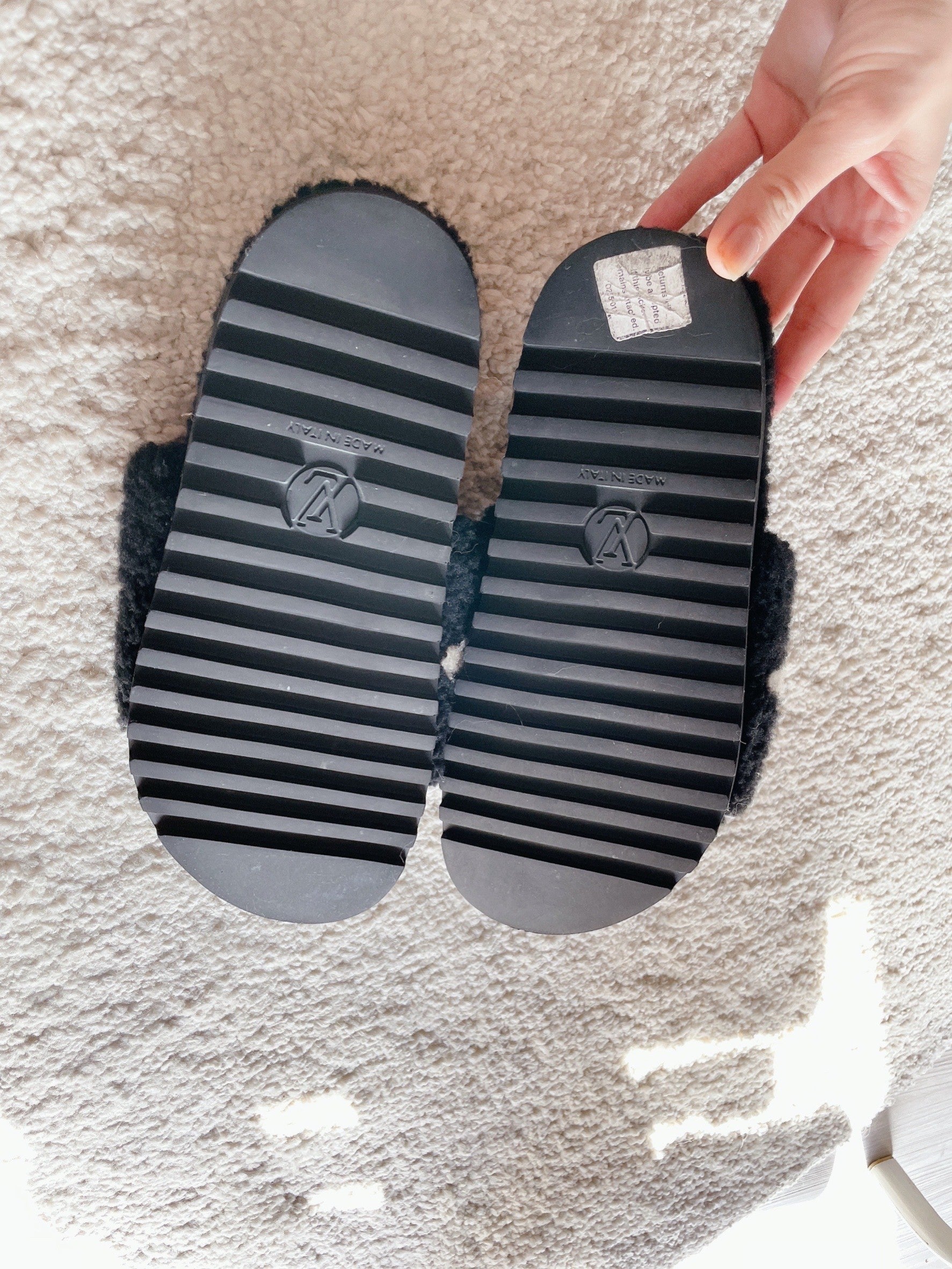 Louis Vuitton Paseo Comfort Flat Sandal 毛絨拖鞋 - STAY PURE