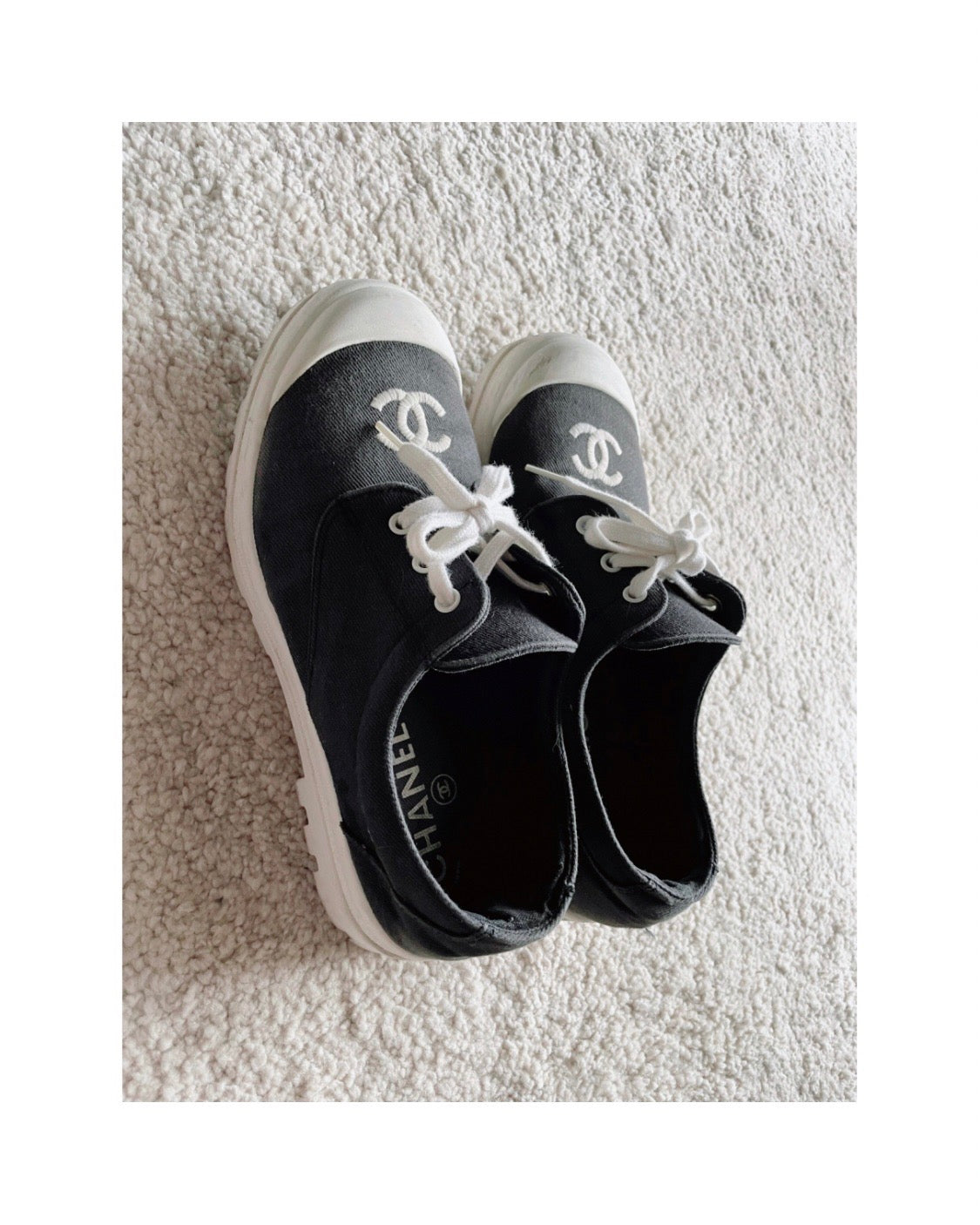 CHANEL CC Logos Bi-color Sneakers Shoes 雙C Logo 凡布鞋 - STAY PURE