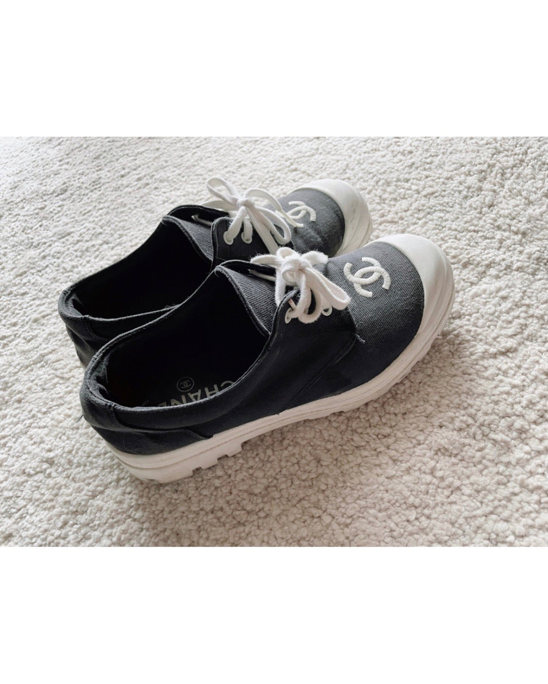 CHANEL CC Logos Bi-color Sneakers Shoes 雙C Logo 凡布鞋 - STAY PURE